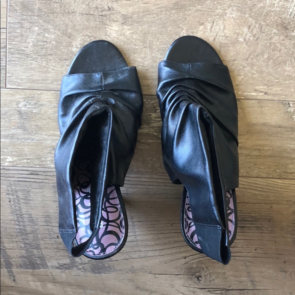 Unlisted heels